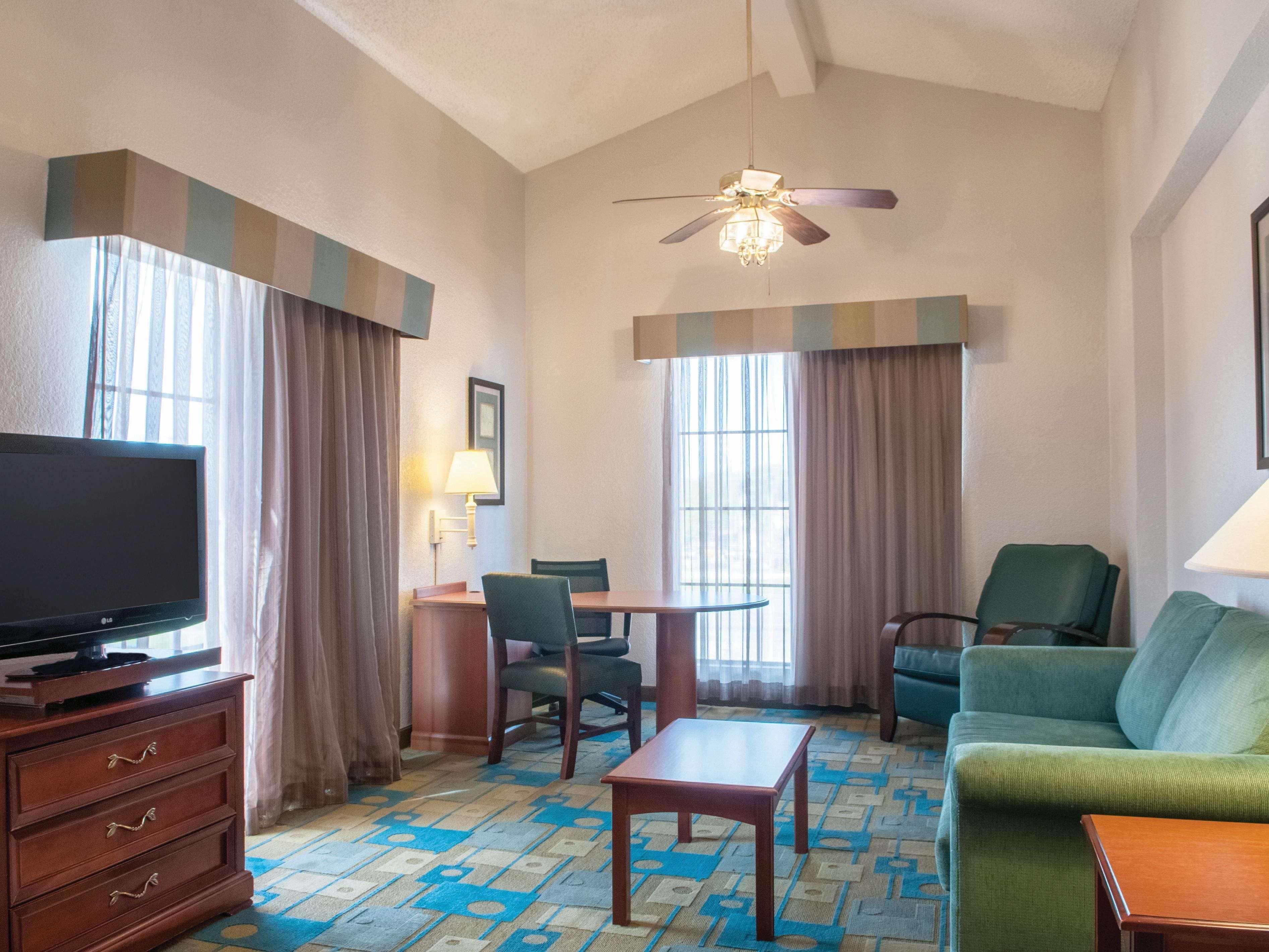 La Quinta By Wyndham New Orleans Veterans / Metairie